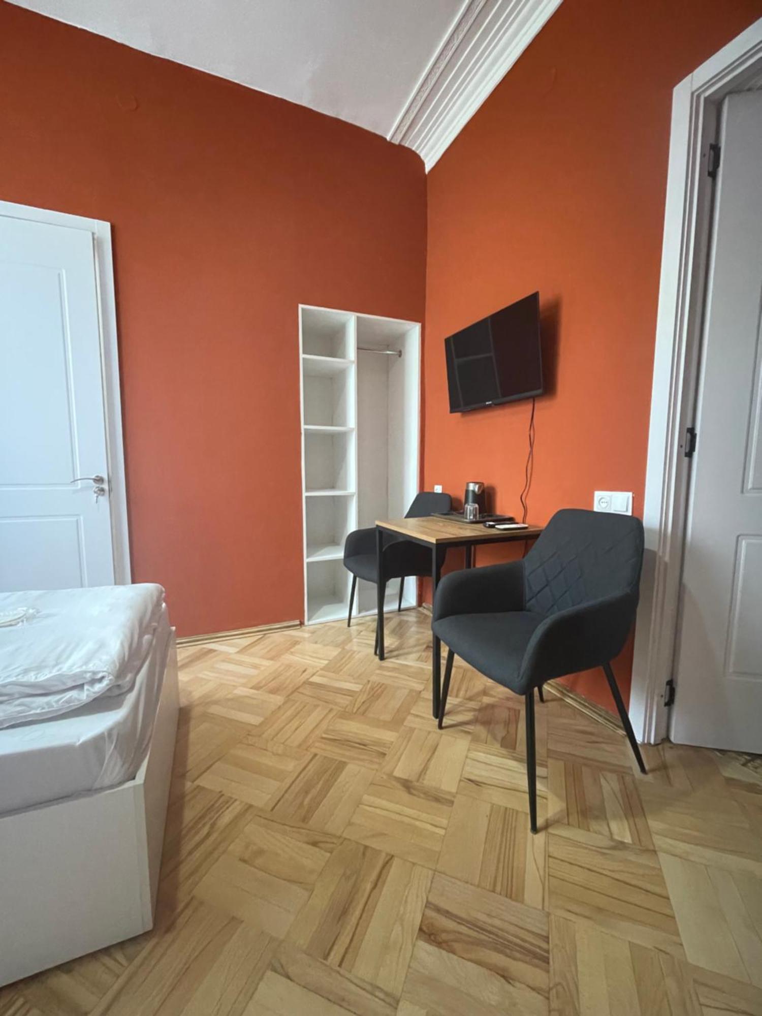Guest House Top Floor 텔라비 객실 사진