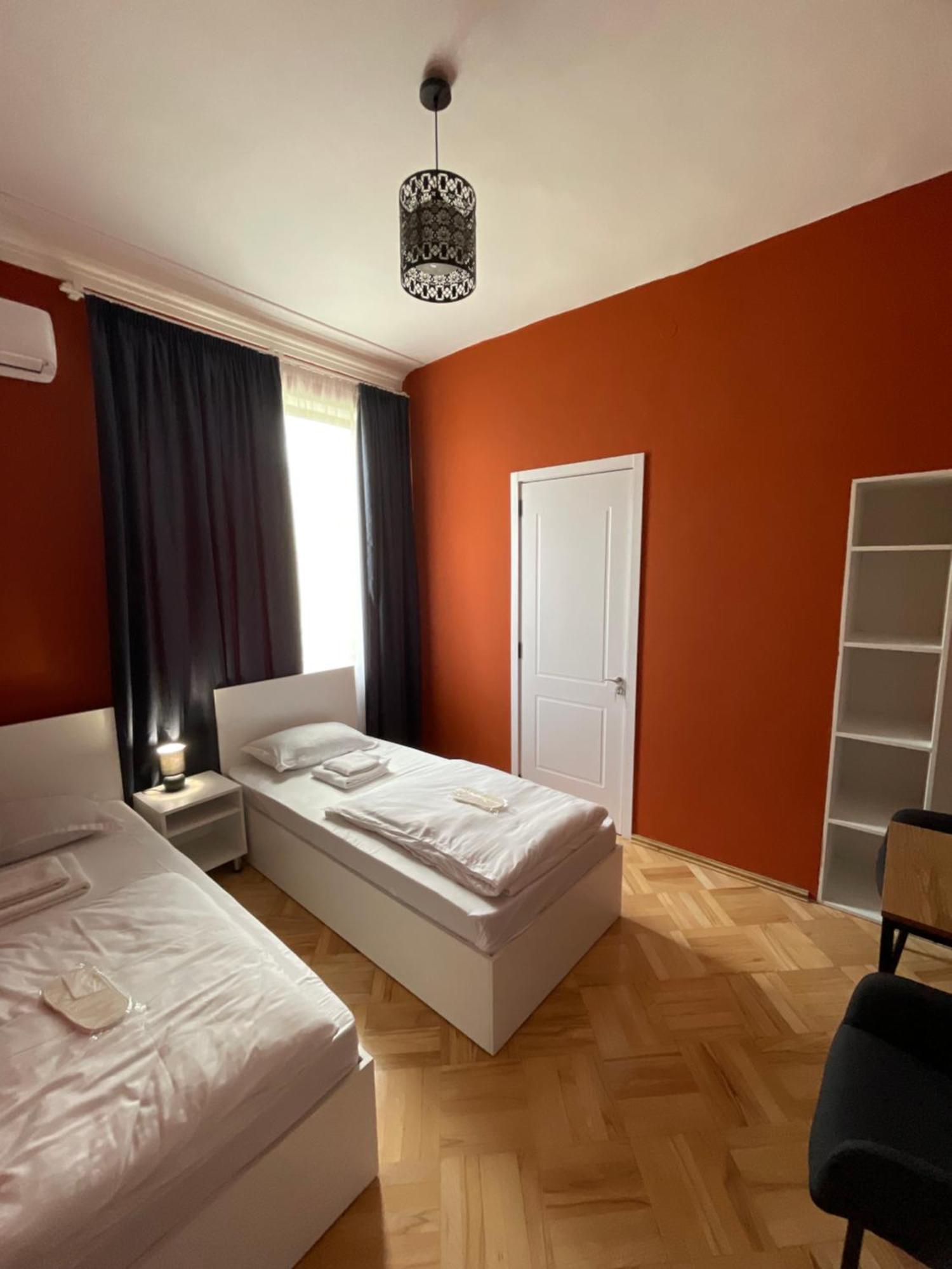 Guest House Top Floor 텔라비 객실 사진